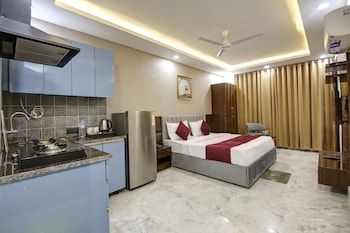 lime wood stay near huda city centre