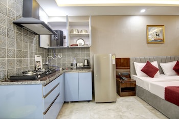 lime wood stay near huda city centre