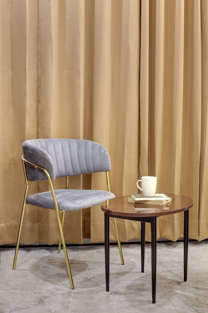 lime wood stay near huda city centre