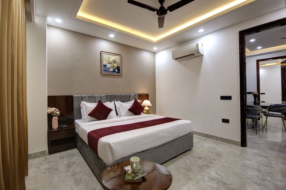 lime wood stay near huda city centre