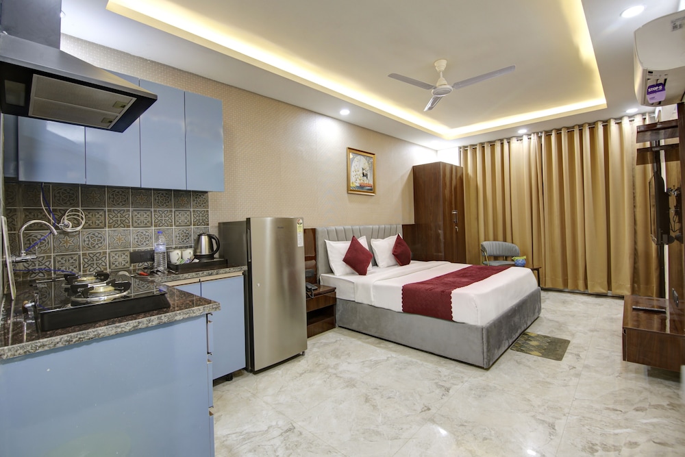 lime wood stay near huda city centre