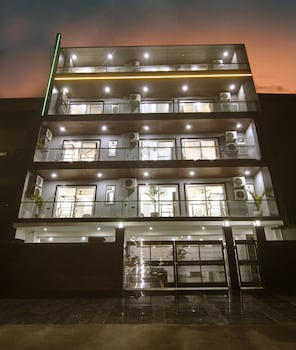 lime wood stay near huda city centre