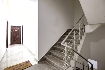 lime wood stay near huda city centre