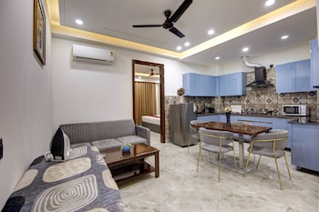 lime wood stay near huda city centre