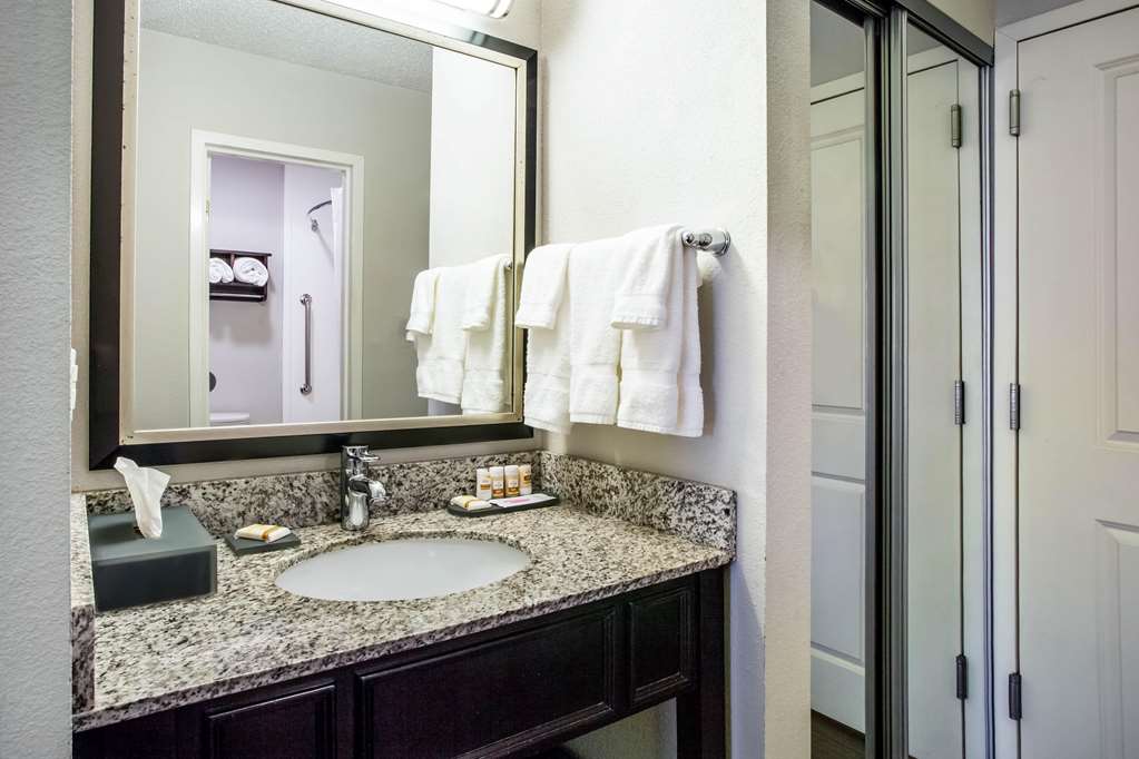 la quinta inn suites lynchburg at liberty univ