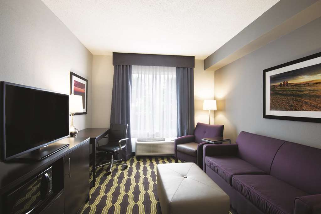 la quinta inn suites lynchburg at liberty univ