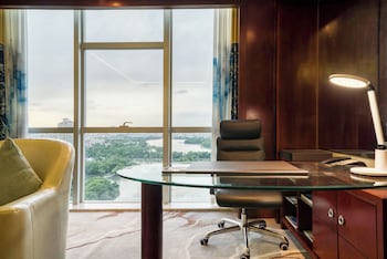 maanshan haiwaihai crown hotel