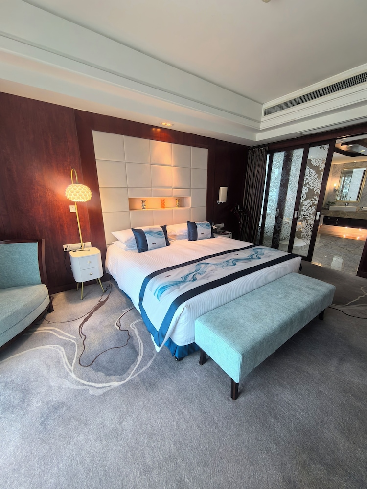 maanshan haiwaihai crown hotel