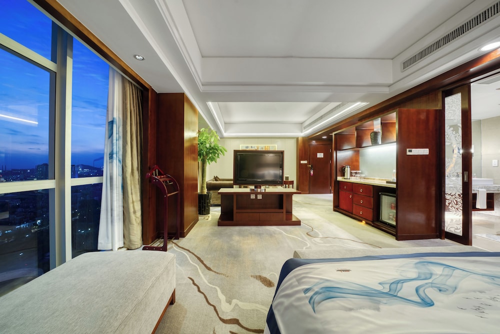 maanshan haiwaihai crown hotel