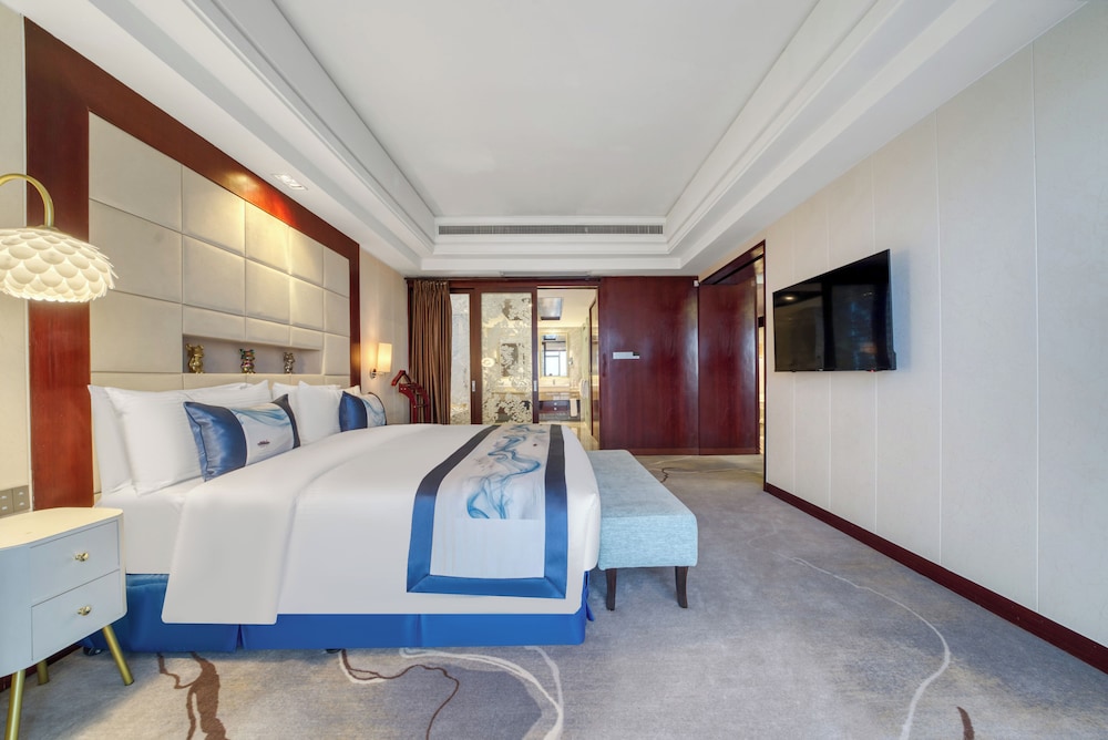 maanshan haiwaihai crown hotel