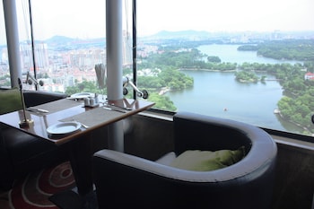 Maanshan Haiwaihai Crown Hotel,Xijianggeng>>Ma'anshan,4 star