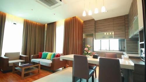 lumen bangkok srinakarin