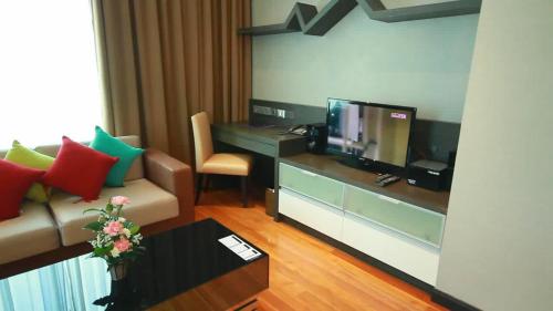 lumen bangkok srinakarin