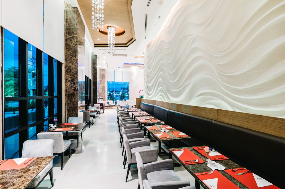 lumen bangkok srinakarin