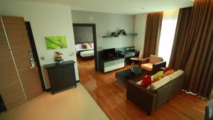 lumen bangkok srinakarin