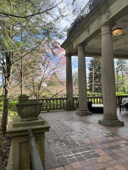 the dery house