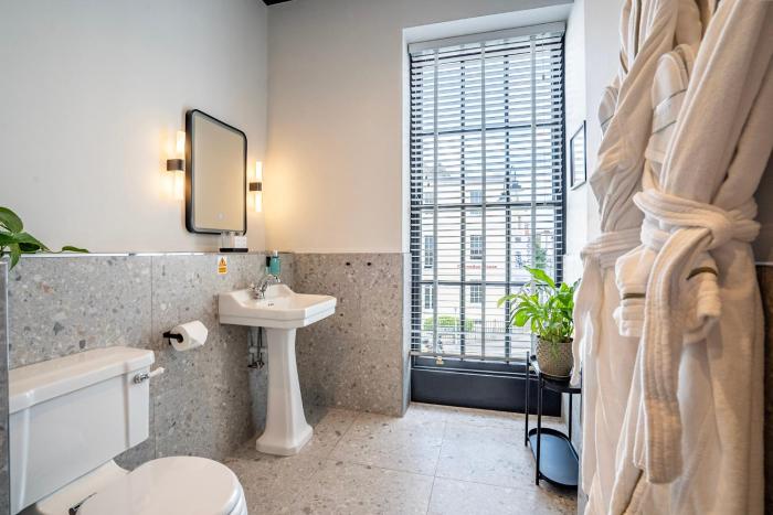 crescent place by mansley