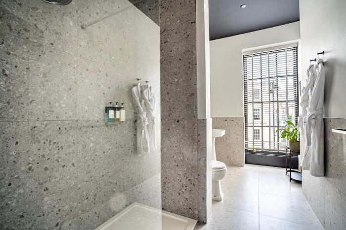 crescent place by mansley