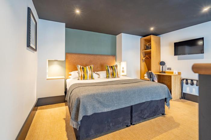 crescent place by mansley