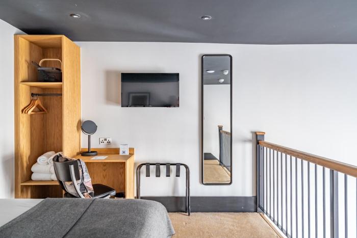 crescent place by mansley