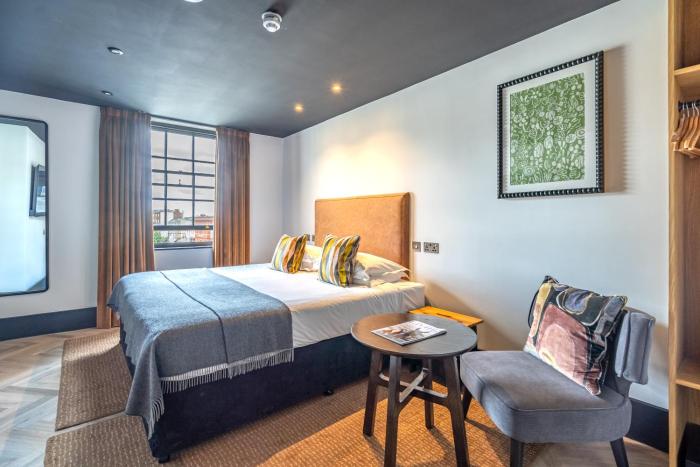 crescent place by mansley