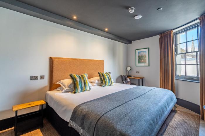 crescent place by mansley