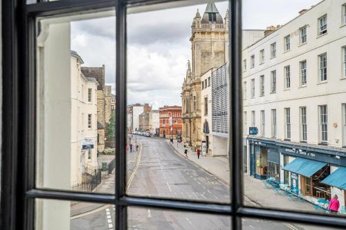 crescent place by mansley