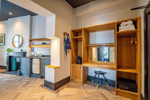 crescent place by mansley