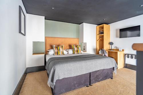 crescent place by mansley