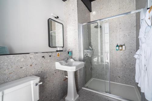 crescent place by mansley