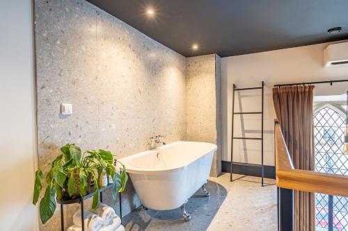 crescent place by mansley