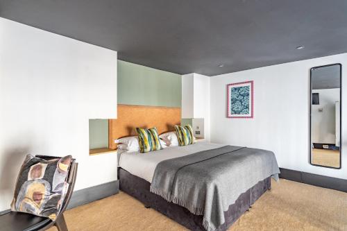 crescent place by mansley