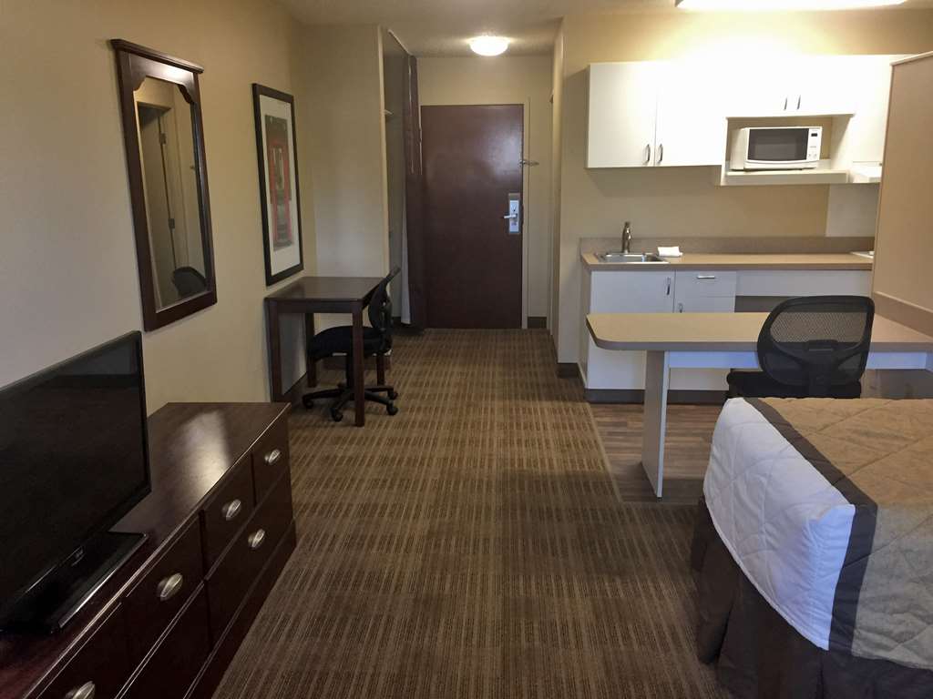 extended stay america suites detroit madison heights