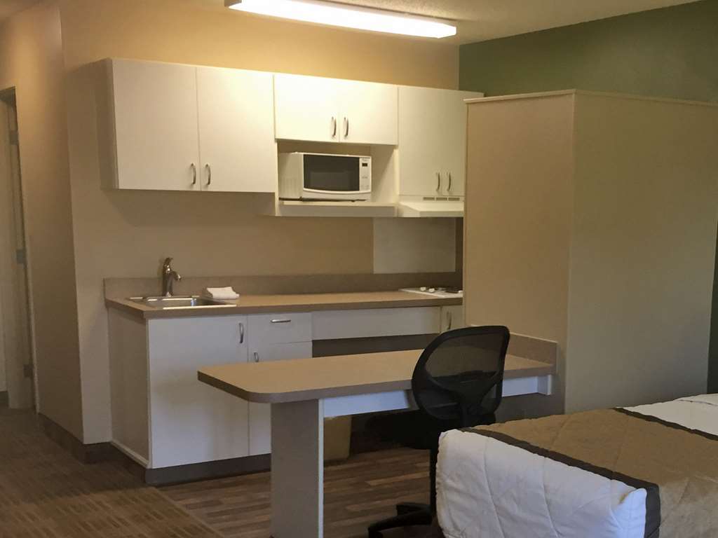 extended stay america suites detroit madison heights