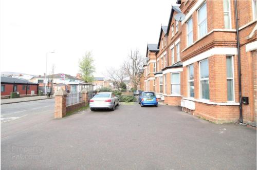 2 bed apartment in belfast near city centre