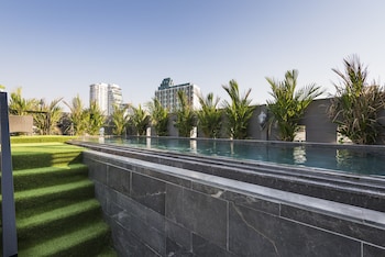 the elite thong lor 25