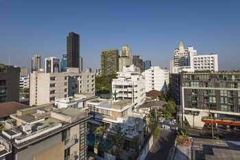 the elite thong lor 25