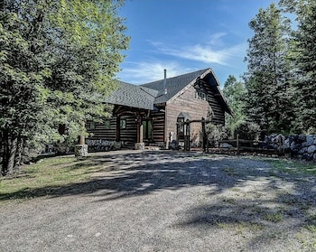 beautiful northwoods getaway