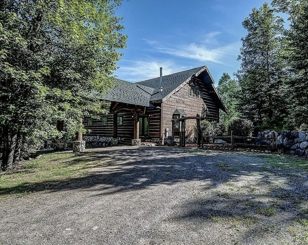beautiful northwoods getaway