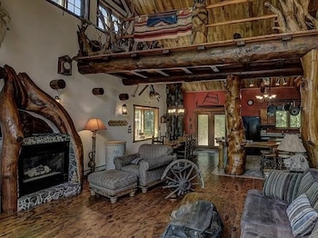 Beautiful Northwoods Getaway,5744 Hawkins Trl,3 star