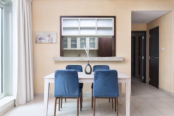 panoramic terrace and burj khalifa view