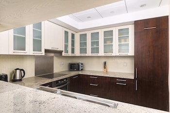 panoramic terrace and burj khalifa view