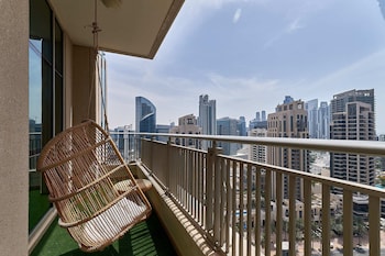 panoramic terrace and burj khalifa view