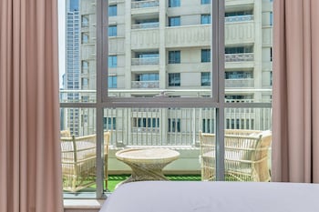 panoramic terrace and burj khalifa view