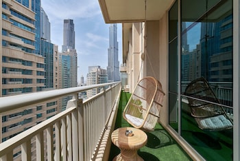 panoramic terrace and burj khalifa view