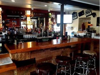 1882 Bar And Grill At River Street Inn,10009 E River St,3 star