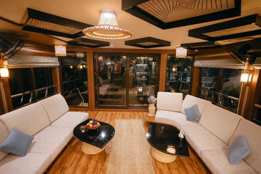 luxury houseboat