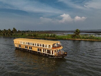 luxury houseboat
