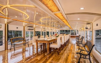 luxury houseboat