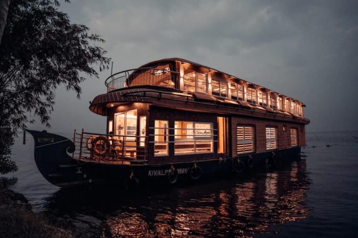 luxury houseboat